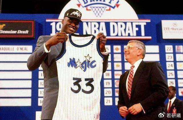 开云体育官网-“神魔皇佛鲨”同时选秀，谁能成为状元？网友：选一万次都是他|奥尼尔|奥兰多魔术队|蒂姆-邓肯|拉里·伯德|沙奎尔-奥尼尔_新浪体育_新浪新闻
