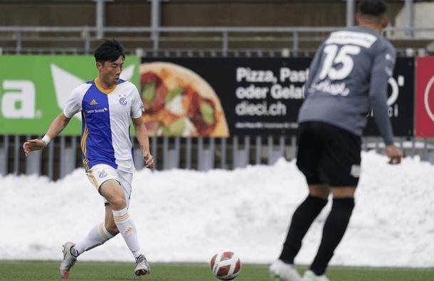 kaiyun.com-李磊留洋首秀出场13分钟 赛后评分排名全队第三