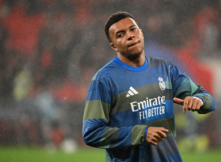 开云APP-距世界杯仅100天！左膝不适3个月，为何姆巴佩的伤情捉摸难定？