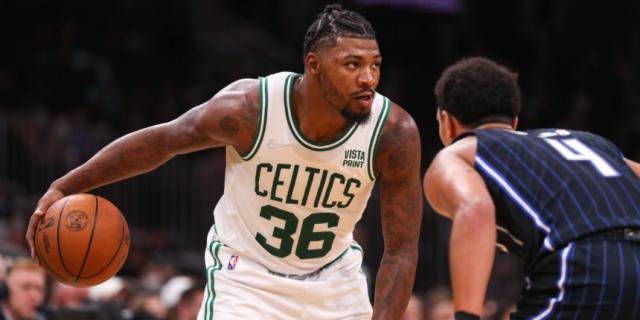 kaiyun.com-向控球后卫转型 绿军新赛季意欲激活全能斯玛特