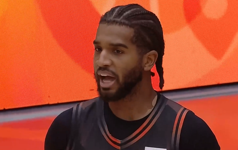 开云体育下载-高诗岩单节15分！山东男篮逆转黑马，克里斯低迷，两大功臣发威