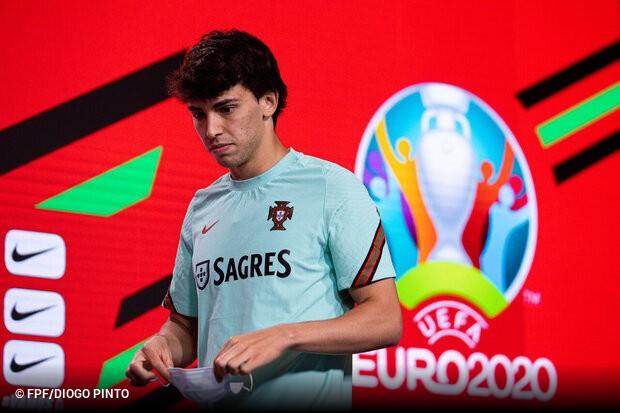 开云-欧洲杯上场一次踢35分钟 费利克斯脚踝手术休两月