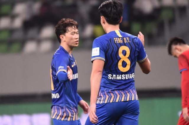 开云体育官网-多名江苏球员即刻办理转会 谢鹏飞黄紫昌不日官宣